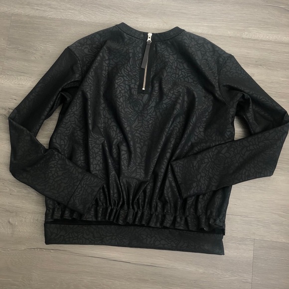 Lululemon Departure Top Petal Camo Embossed Black - Picture 7 of 16